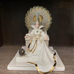 Disney Queen of High Court Lenox